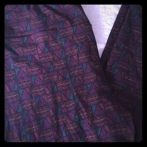 Purple background Lularoe Leggings